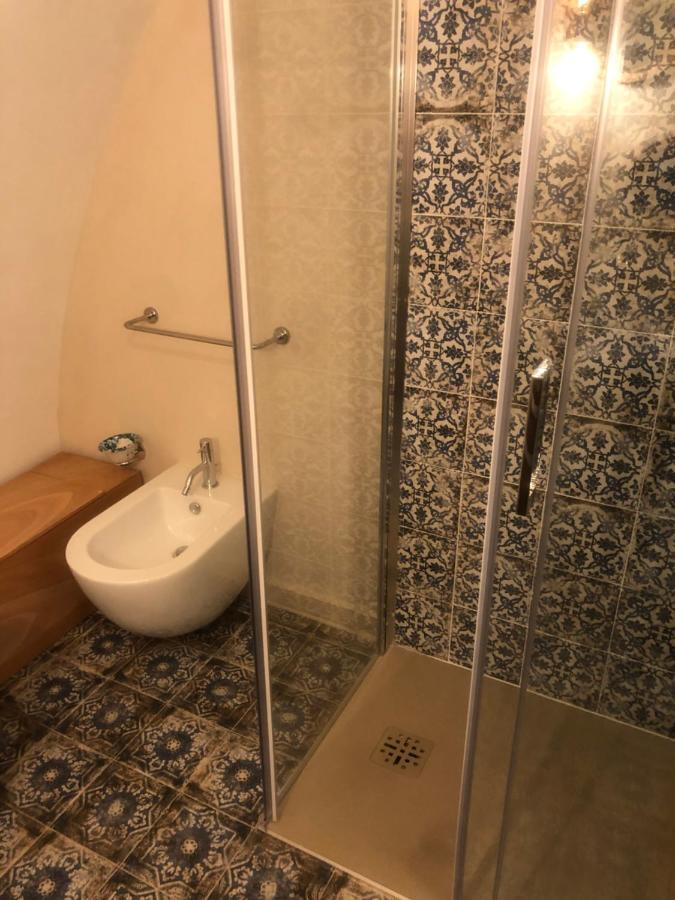 بالاتسولو أكريدي Il Galletto Viola, Luxury Room & Suite المظهر الخارجي الصورة