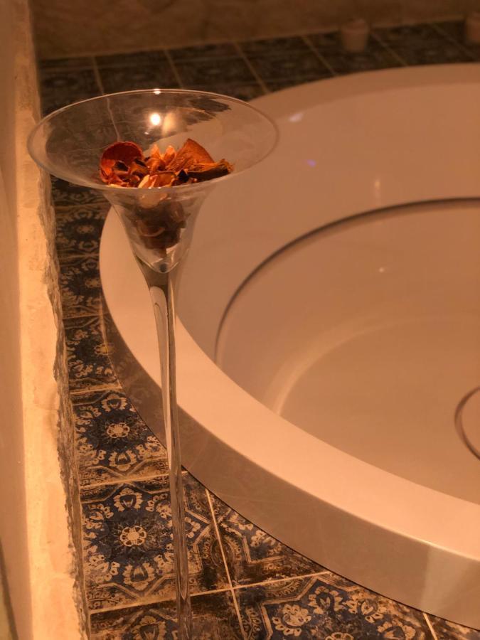 بالاتسولو أكريدي Il Galletto Viola, Luxury Room & Suite المظهر الخارجي الصورة