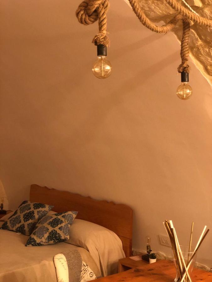 بالاتسولو أكريدي Il Galletto Viola, Luxury Room & Suite المظهر الخارجي الصورة
