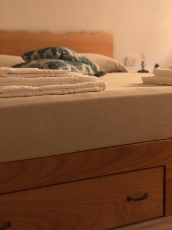 بالاتسولو أكريدي Il Galletto Viola, Luxury Room & Suite المظهر الخارجي الصورة
